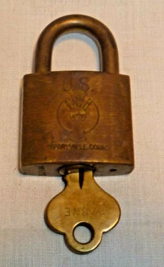 Vtg U.  S.  Eagle Brass Padlock Lock & Key Military Terryville Conn.