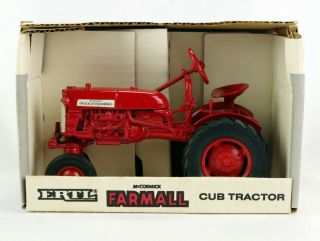 Ertl Mccormick Farmall Cub Tractor W Box,  Vintage 1991 Die Cast 235 1:16