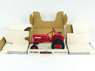 Ertl McCormick Farmall Cub Tractor w Box,  Vintage 1991 Die Cast 235 1:16 5