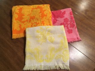 Assorted Vintage Bath Towels - Lady Pepperell And Others