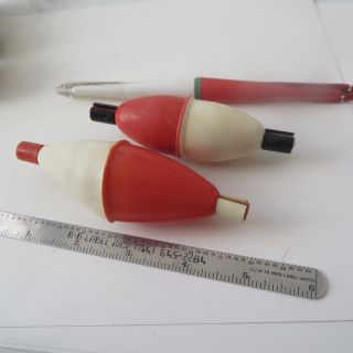 Fishing 2 Vintage Red & White Floats - Bobbers And A 6¾ " Bonus