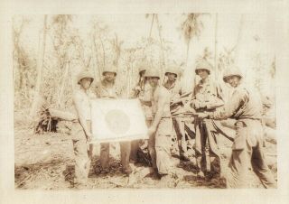 Rare Vintage Old Wwii Photo Of Soldiers Holding Rifles Aimed At Japanese Flag