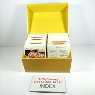 Vintage The Betty Crocker Recipe Picture Card Library Yellow Case 1971