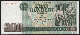 1985 200 Mark East Germany Ddr Vintage Paper Money Banknote Currency P 32 Unc