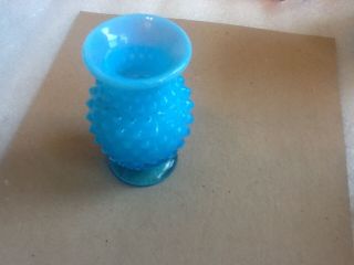Vintage Fenton 3.  5” Blue Opalescent Hobnail Mini Bud Vase,  No.  Bo 3855