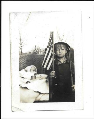 Vtg B/w Photograph Photo Child W/ American Us Flag Rifle Baby Patriotic