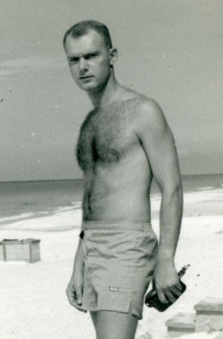 VINTAGE PHOTO - GUY W/ A HAIRY CHEST IN A SWIMSUIT ENJOYING A DAY AT THE BEACH 2