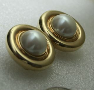 Vintage Signed Carolee Faux Pearl Gold Tone Classic Earrings Clip - On
