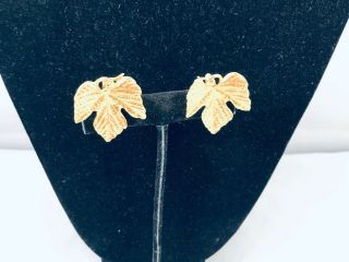 Vtg.  Trifari Tm Brushed Gold Tone Large Leaves/vines Clip On Earrings