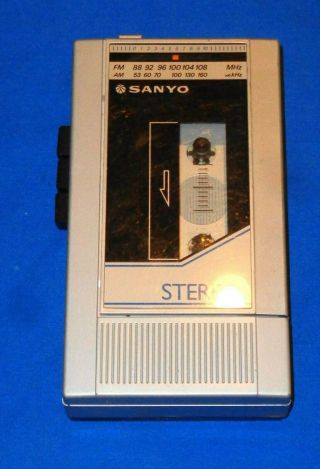 Vintage Sanyo M - G27 Am/fm Portable Stereo Cassette Player Walkman Look