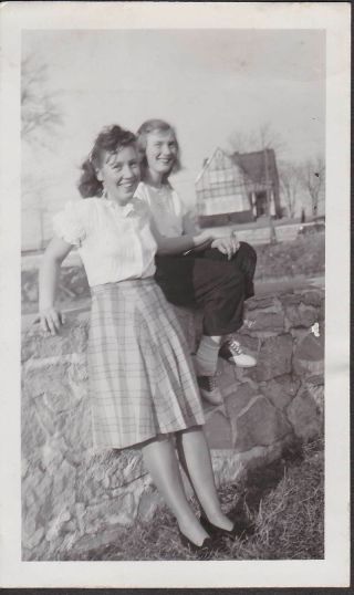 F814 - Lady In Saddle Shoes On Rock Wall W/friend - Old/vintage Photo Snapshot