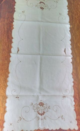 Vintage Cut Work Linen Table Runner Dresser Scarf Embroidered Cream 14 " X 34 "