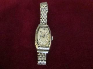 Vintage Art Deco - Gruen Ladies 15 Jewel Wristwatch 14k Gold Wadsworth Case Dl