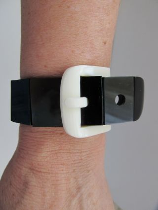 Vtg Bracelet - Belt Lucite Plastic Stretchable Black White