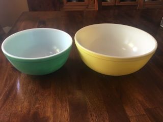Vintage Pyrex Mixing Bowls - Green And Yellow,  403,  404