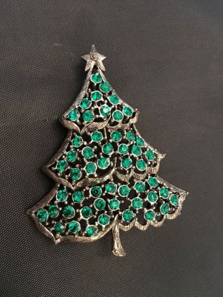 Signed Weiss2.  75” Vintage Rhinestone Christmas Tree Pin - Green Stones On Silver