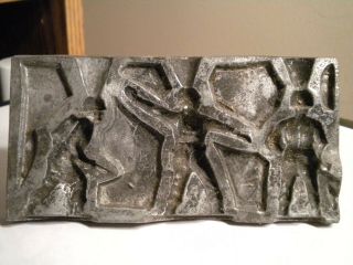 WWII - Vintage Lead Mold - With 3 Soldiers - One With Hand Grenade 4