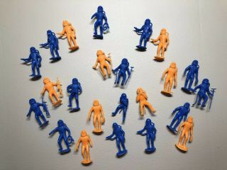 Vintage Mpc Playset Astronaut Space Man Plastic Figures Orange Blue 23 Total Men
