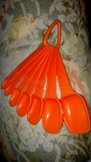 Tupperware Set Of 7 Vintage Orange Measuring Spoons With Clasp