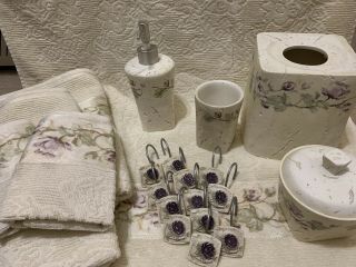 Vintage 23 Piece Porcelain Bathroom Accessories Set - Floral Pattern