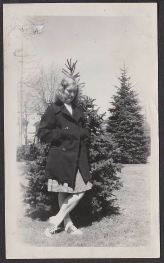 F700 - Young Lady In Saddle Shoes By Tree - Old/vintage Photo Snapshot