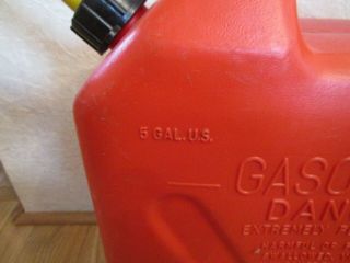 Vintage Scepter 5 Gallon Vented Gas Can Model RV 520 2