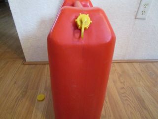 Vintage Scepter 5 Gallon Vented Gas Can Model RV 520 3