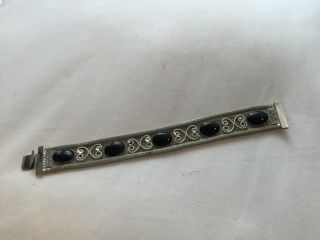 Vintage Silver Tone Mesh Bracelet With Onyx Stones And Mesh Accents 7 "