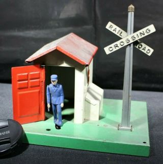 Vintage Metal Lionel Gateman Crossing Guard House With Guard & Sign O Scale