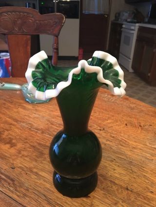 Fenton Vintage Emerald Green Swirl Snow Crest Vase