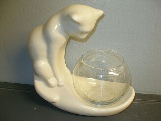 Vintage Haeger Art Pottery Cat Figurine Gazing Into Glass Fish Bowl Matte White