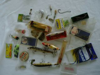 Junk Drawer Fishing Lure Vintage Eagle Claw Round Jig Heads Beetle Spin Shyster