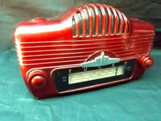 Vintage Portable Battery Powered Tucky Am/fm Radio Art Deco Classic