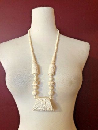 Vintage Ivory Color Off White Carved Large Pendant Stone Bead Beads Necklace