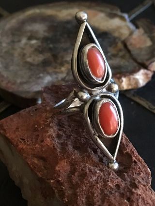 Vintage Navajo 925 Sterling Silver 1 3/4 " Elongated Coral X 2 Ring Size 7.  5,  7g