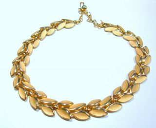 Vtg Gorgeous Designer Signed Trifari Gold Tone Leaf Necklace 16 "
