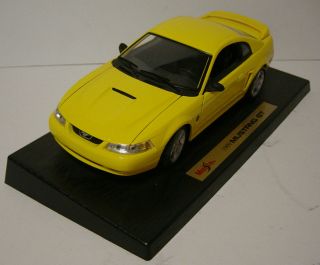 1999 Ford Mustang Gt Yellow Maisto 1:18 Diecast Car Euc Vtg Manufacturer Plate