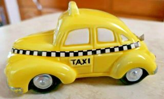 Vintage Dept.  56 Christmas 1987 Snow Village Yellow Taxi Cab Retired