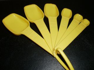 Vintage Yellow Tupperware Measuring Spoons - 6 Pc & Ring