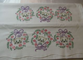Vintage Embroidered Kitty / Cat Flower / Floral Pillow Case Set