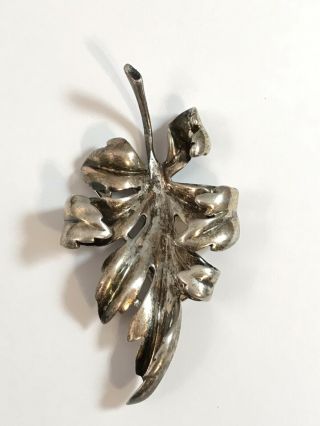 Vintage Gorgeous Art Deco Sterling Silver Trifari Leaf Brooch Pin Clip