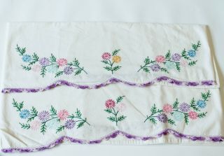 Vintage Embroidered Pillowcases - Set Of 2 Floral Design 40s/50s