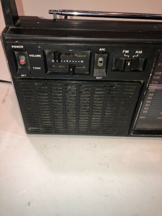 Vintage Realistic AM/FM AC/Battery Portable Radio 12 - 665 Household Radio Shack 2