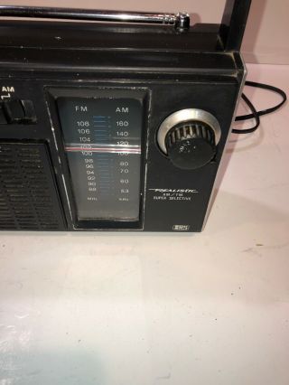 Vintage Realistic AM/FM AC/Battery Portable Radio 12 - 665 Household Radio Shack 3
