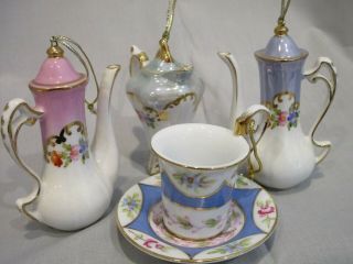 Vintage Christmas Porcelain Ornaments 3 Teapots And One Teacup Mini Feather Tree