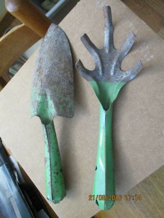 VTG Garden Tools green metal hand claw fork,  cultivator fork and shovel 2
