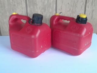 2 Vintage Blitz 1 Gallon 4 Oz Vented Gas Cans