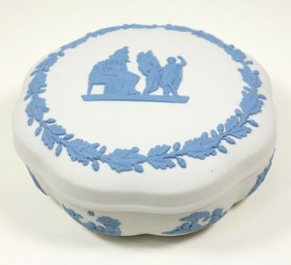 Vtg Wedgwood Blue On White Bisque Jasperware Round Scalloped Trinket Box 5 "