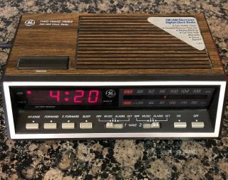 Vintage Ge Digital Alarm Clock Radio,  Two Wake Times Retro 80s Woodgrain Read