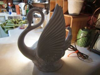 Vintage Mid Century Maddox Of California Art Pottery Ceramic Swan TV /Table Lamp 2